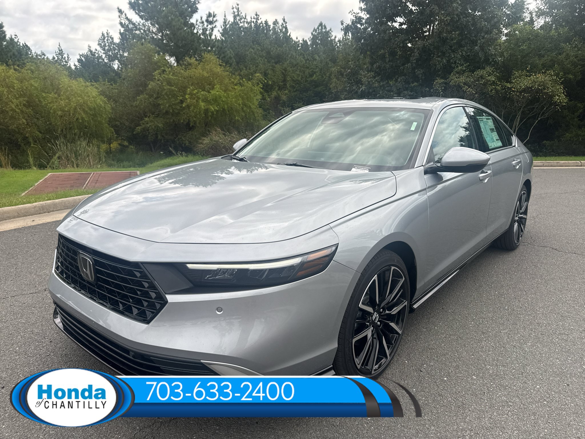 New 2026 Honda Accord Hybrid Touring image 3
