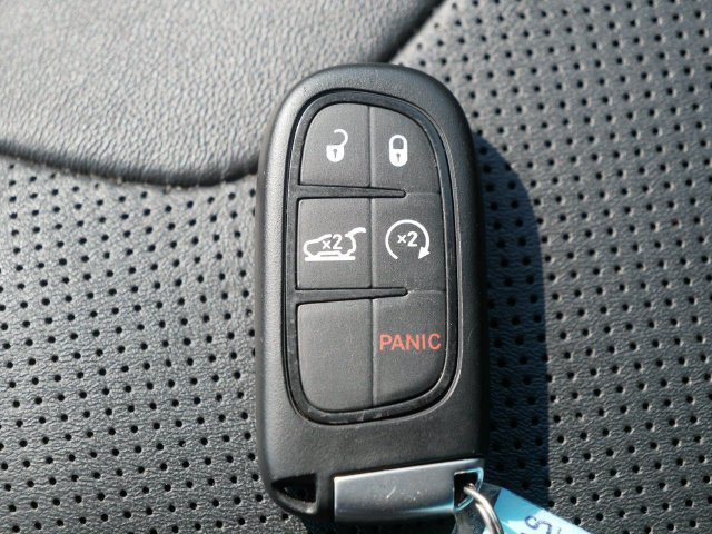 Used 2020 Jeep Cherokee Limited AWD/4WD image 36