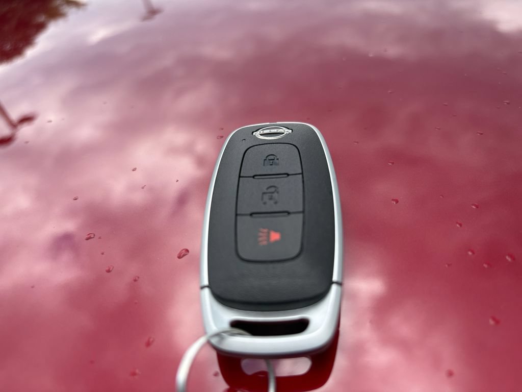 Used 2025 Nissan Kicks SV AWD/4WD image 32