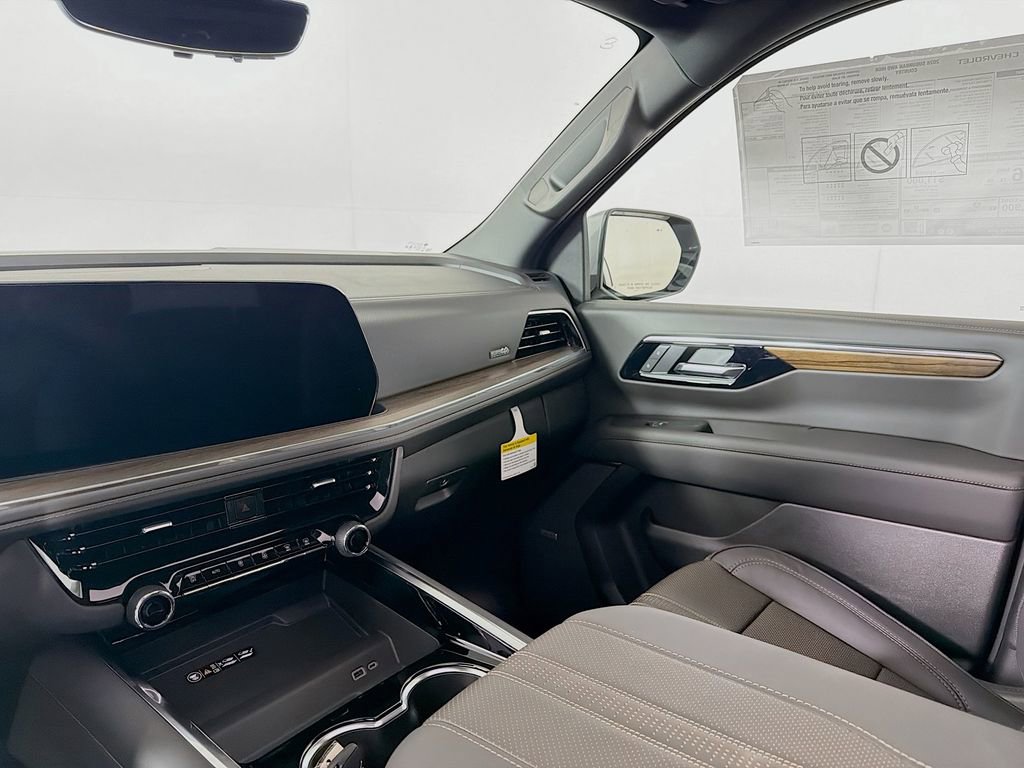 New 2026 Chevrolet Suburban High Country AWD/4WD image 26