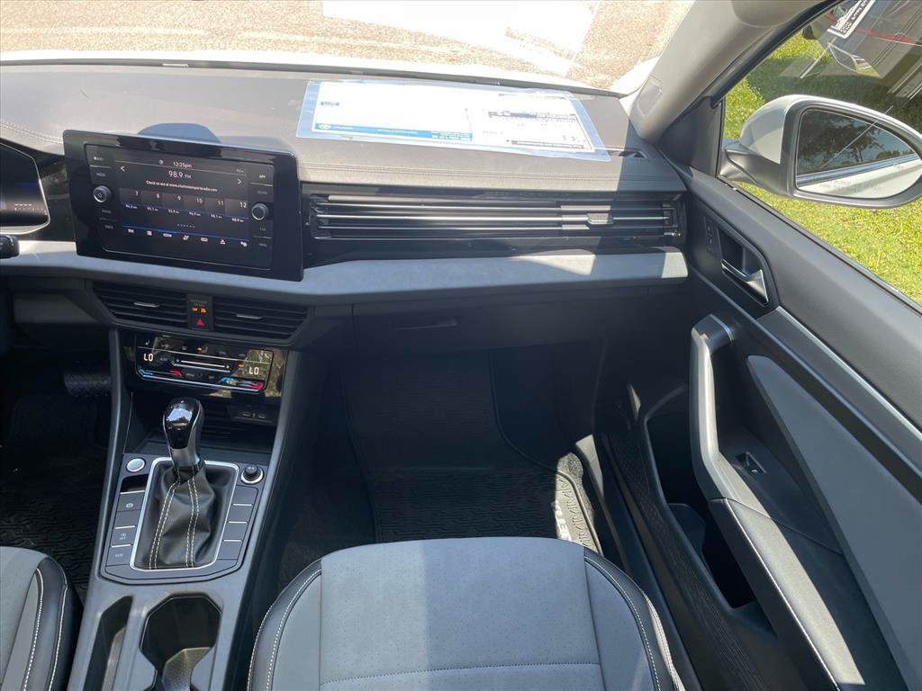 New 2026 Volkswagen Jetta SE FWD image 9