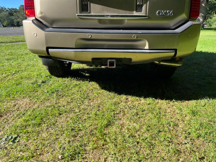 Used 2004 INFINITI QX56 4WD w/ Smart Vision Pkg image 9