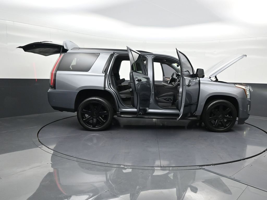 Used 2020 Cadillac Escalade Luxury image 35
