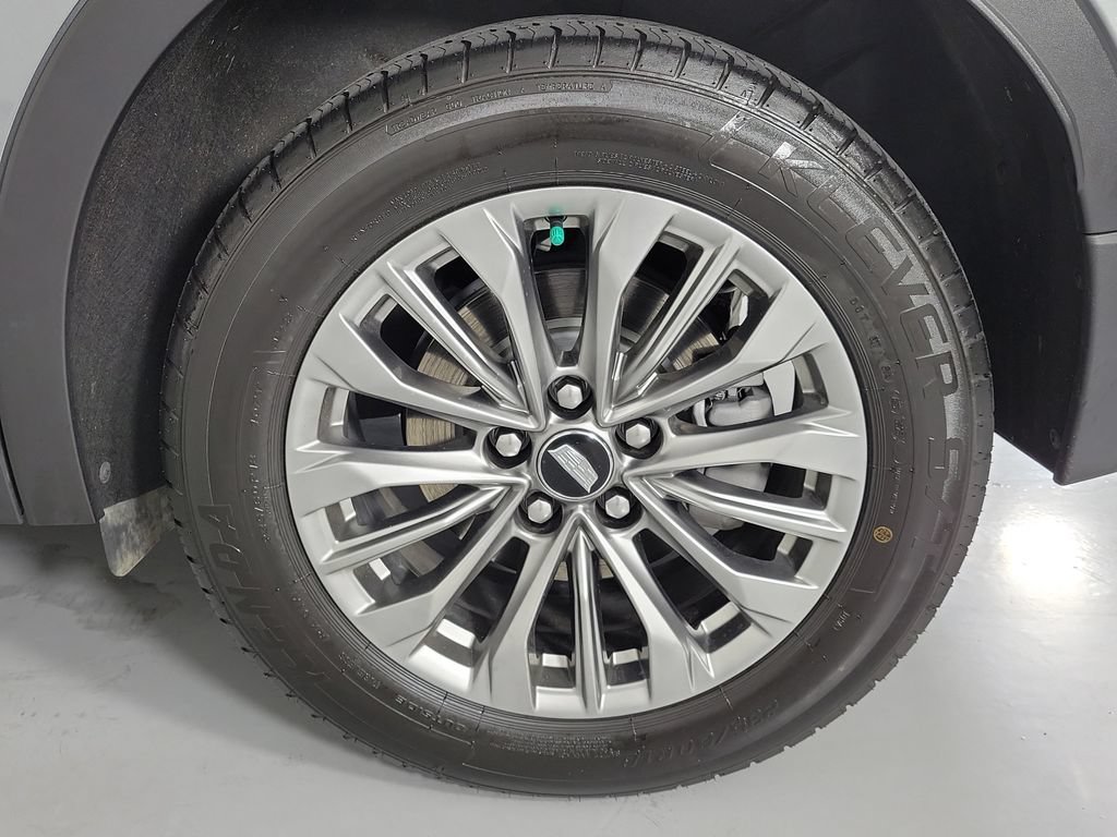 Certified 2025 Cadillac XT4 Premium Luxury FWD image 10