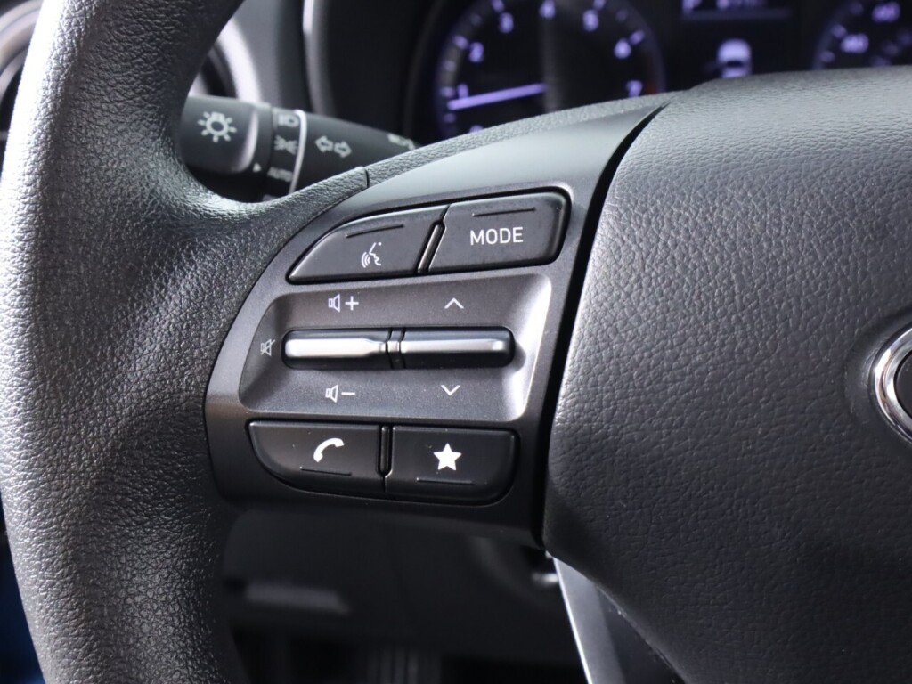 Used 2023 Hyundai Kona SE AWD/4WD image 12
