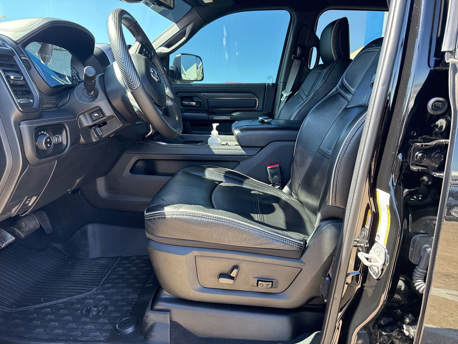 Used 2021 RAM 2500 Limited AWD/4WD image 15