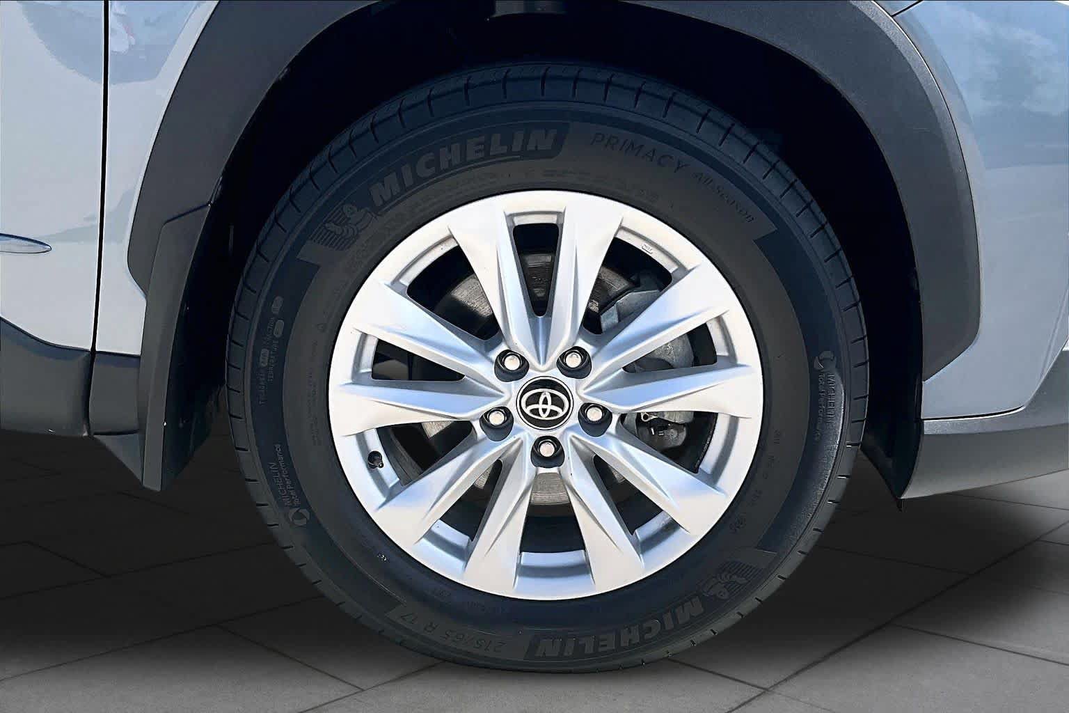 Used 2023 Toyota Corolla Cross LE FWD image 10