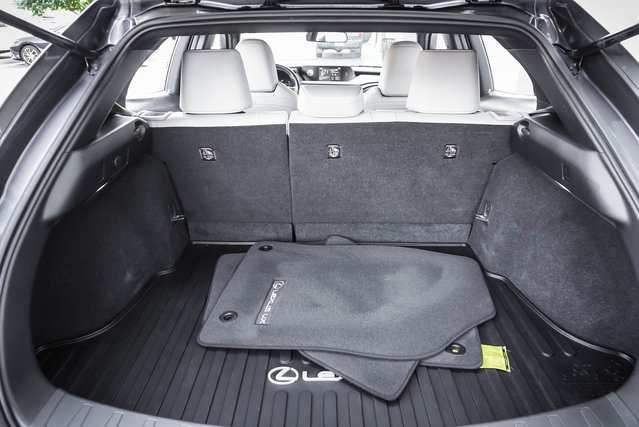 Used 2022 Lexus UX 200 200 Base w/ Accessory Package (Z2) image 24