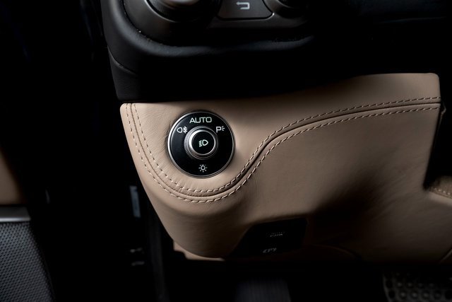 Used 2019 Ferrari Portofino image 41