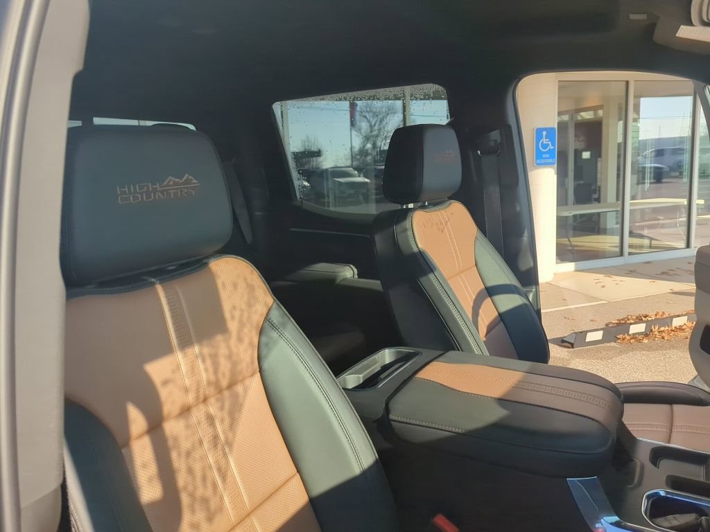 Used 2025 Chevrolet Silverado 1500 High Country w/ Z71 Off-Road Package image 38