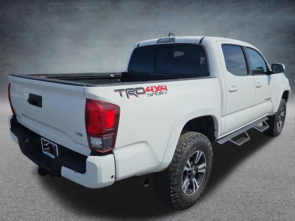 Used 2019 Toyota Tacoma TRD Sport AWD/4WD image 7