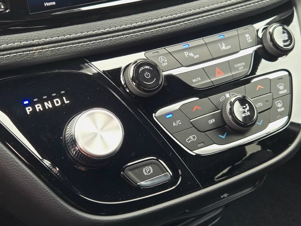 New 2027 Chrysler Pacifica Select FWD image 41