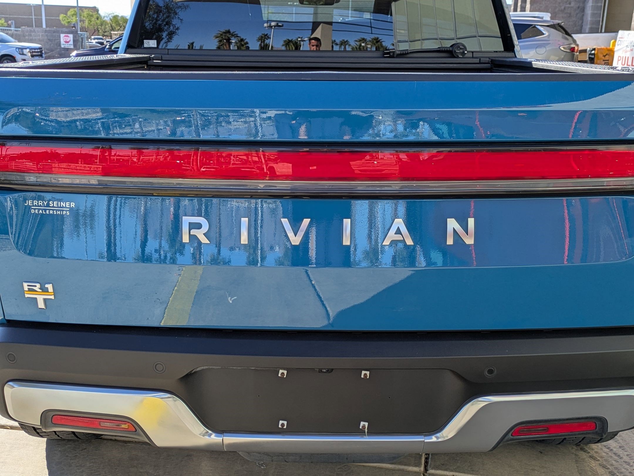Used 2022 Rivian R1T Launch Edition image 4
