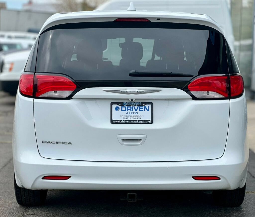 Used 2017 Chrysler Pacifica LX w/ Tire & Wheel Group FWD image 34