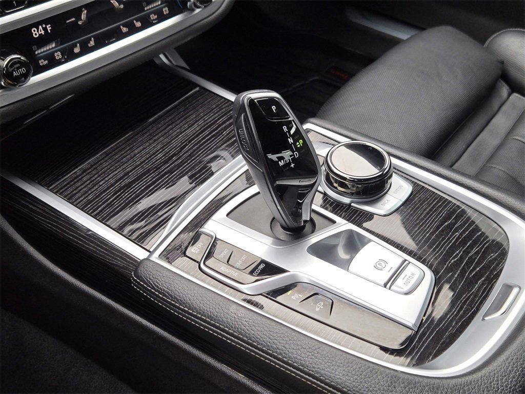Used 2019 BMW 740i xDrive w/ Executive Package image 9