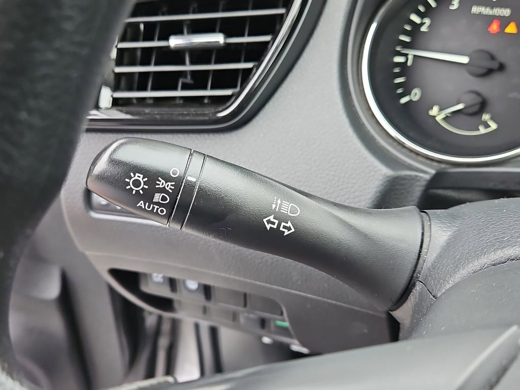 Used 2021 Nissan Rogue Sport S image 23