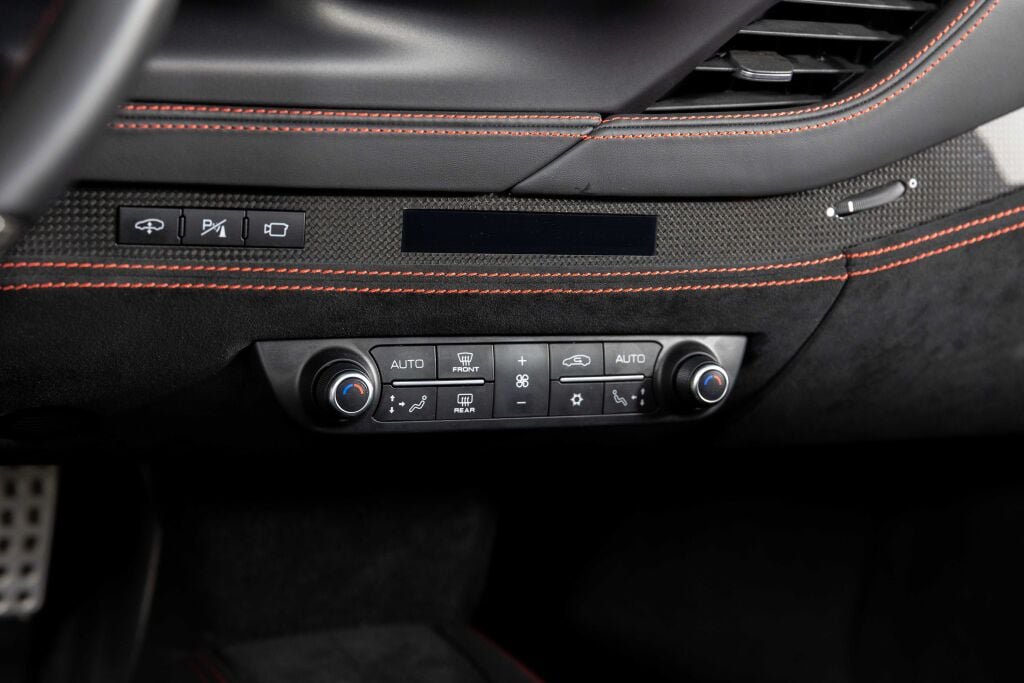 Used 2022 Ferrari F8 Tributo RWD image 44
