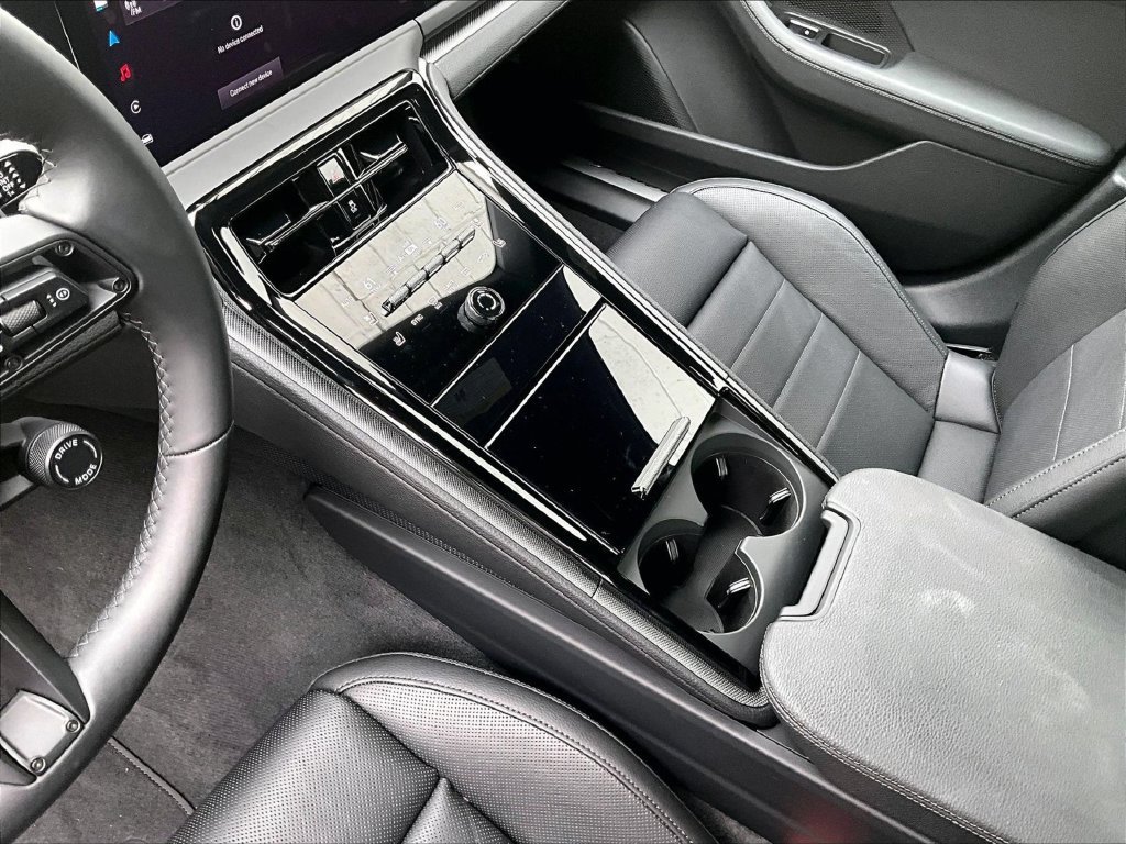 Certified 2025 Porsche Panamera 4 AWD/4WD image 19