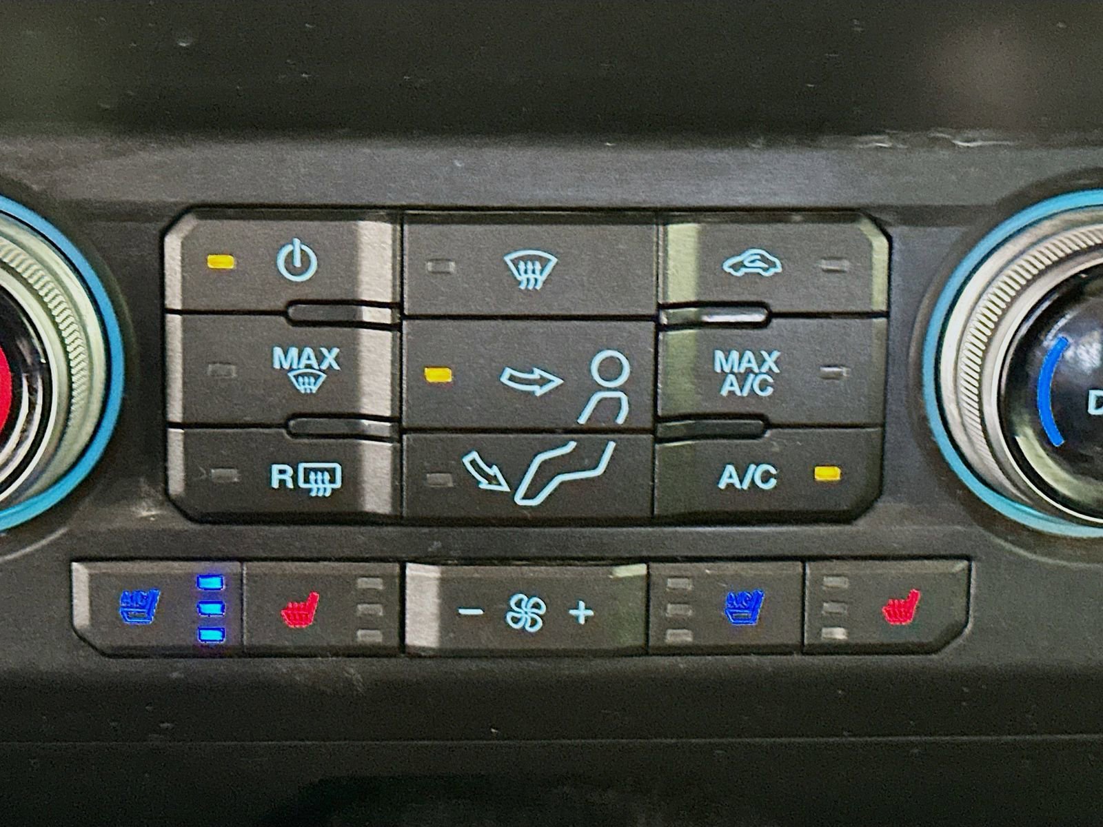 Used 2019 Ford F250 Platinum w/ Platinum Ultimate Package AWD/4WD image 21