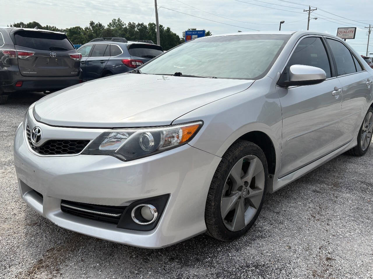 Used 2013 Toyota Camry SE w/ Convenience Pkg FWD image 5