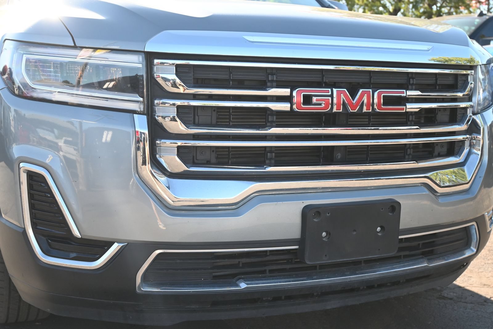 Used 2023 GMC Acadia SLE w/ Driver Convenience Package FWD image 29