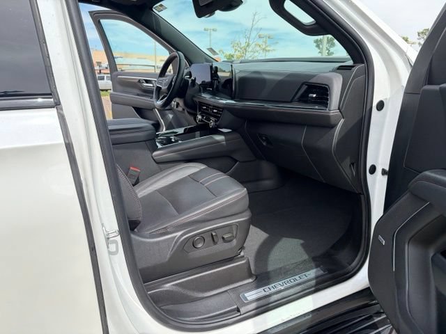 Used 2025 Chevrolet Suburban RST w/ Comfort Package AWD/4WD image 22