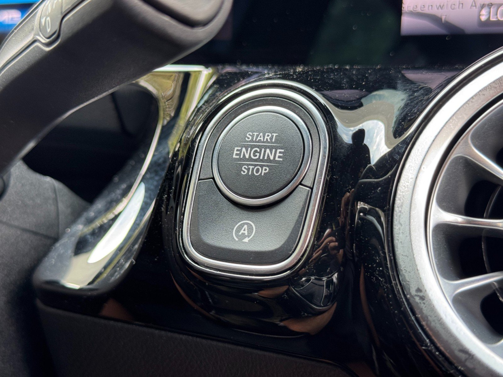 Used 2025 Mercedes-Benz GLA 35 AMG 4MATIC w/ Exclusive Trim Package image 25