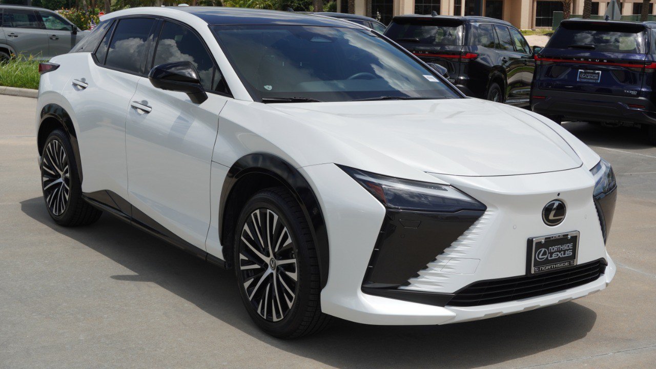 Certified 2024 Lexus RZ 450e Premium w/ Technology Package AWD/4WD image 3