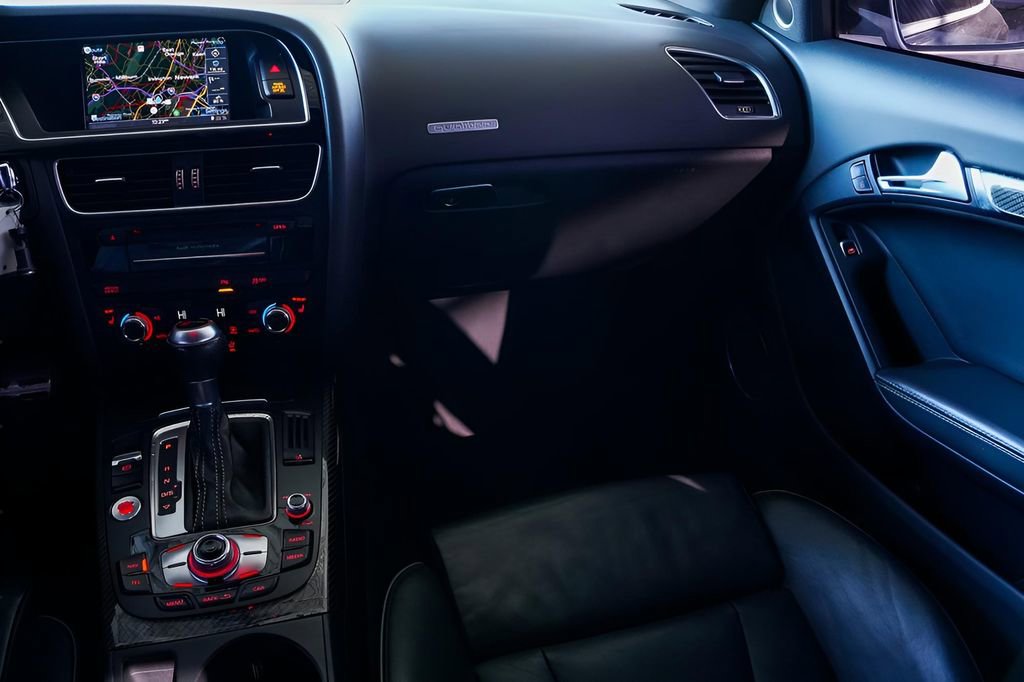 Used 2015 Audi RS 5 Coupe w/ Technology Package image 35