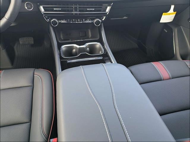 New 2027 Chevrolet Traverse RS w/ LPO, Floor Liner Package FWD image 15