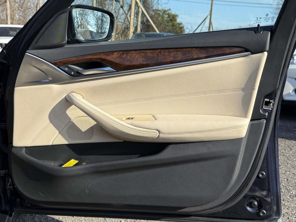 Used 2020 BMW 530i xDrive w/ Convenience Package image 7