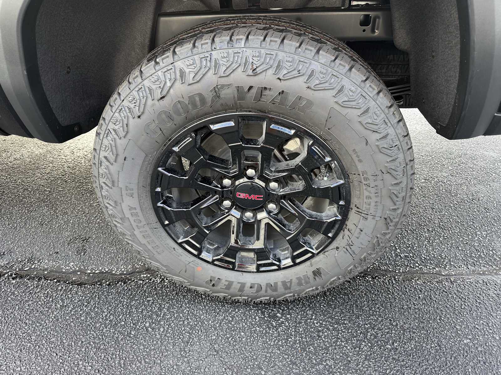 New 2026 GMC Canyon Elevation w/ Convenience Package RWD image 30