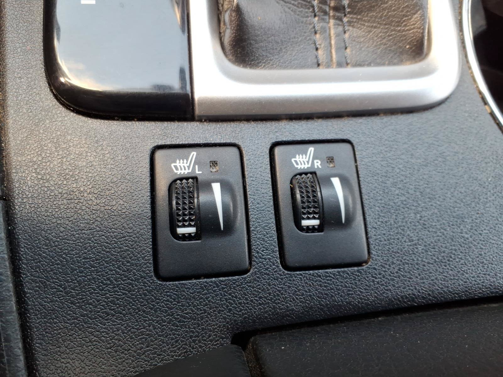 Used 2019 Toyota Highlander XLE AWD/4WD image 38