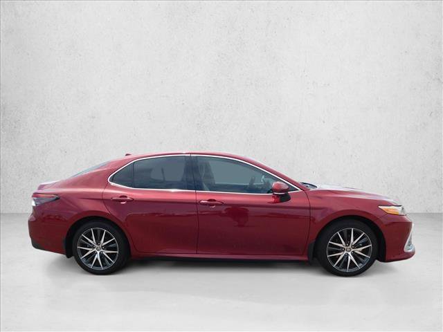 Used 2022 Toyota Camry XLE FWD image 7