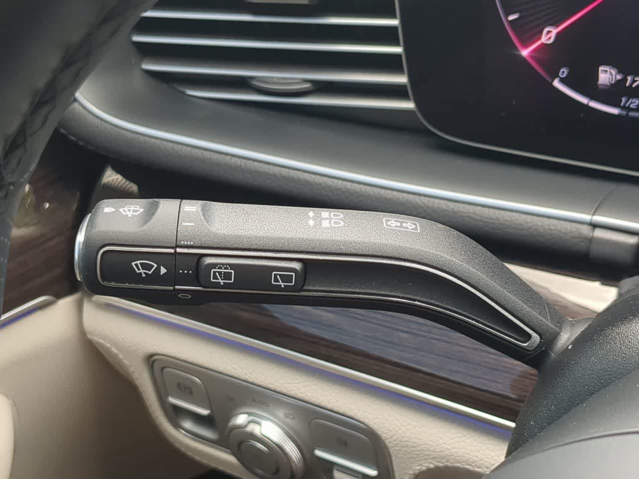 Used 2024 Mercedes-Benz GLS 450 4MATIC image 28