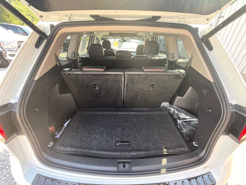 Used 2025 Volkswagen Atlas Peak Edition SE AWD/4WD image 8