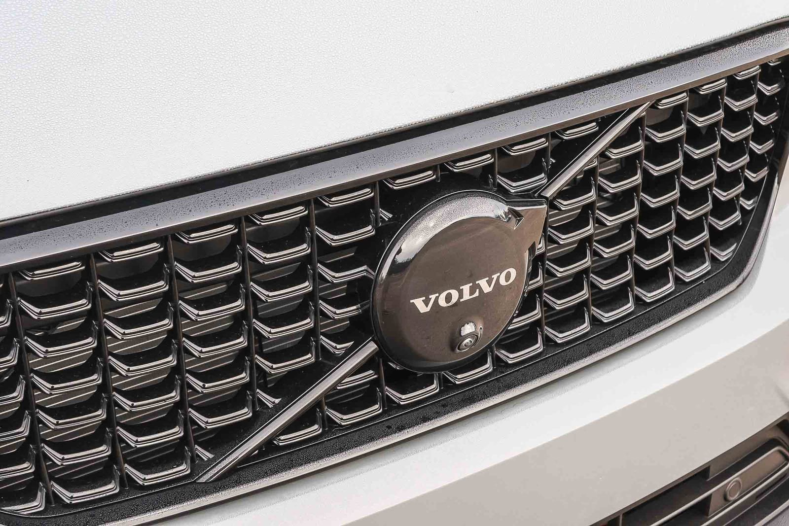 New 2026 Volvo XC40 B5 Ultra w/ Climate Package image 17