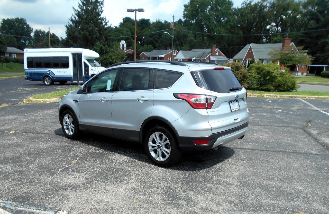 Used 2018 Ford Escape SE w/ SE Sync 3 Package FWD image 8
