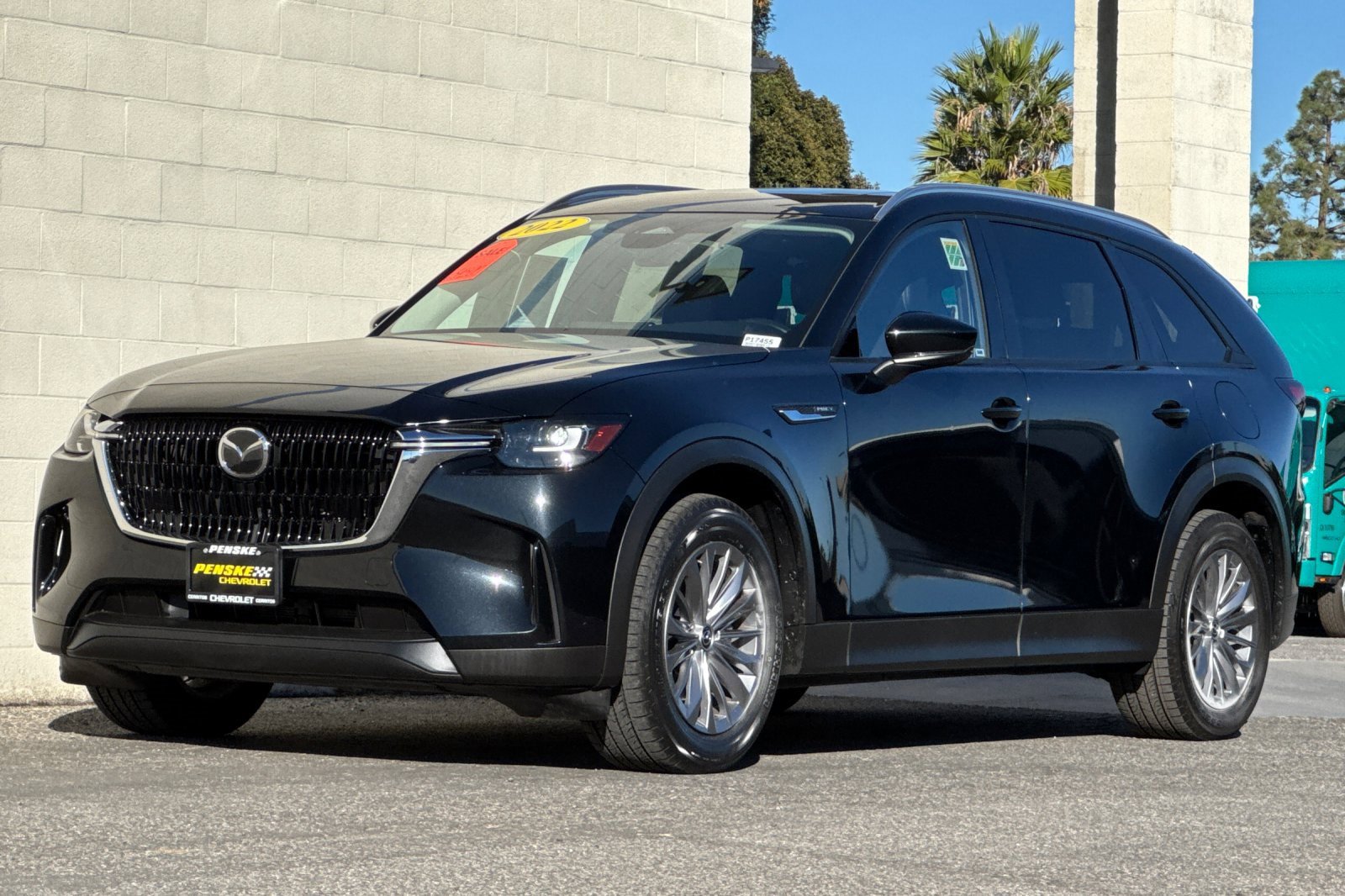 Used 2024 MAZDA CX-90 Plug-In Hybrid w/ Preferred image 8