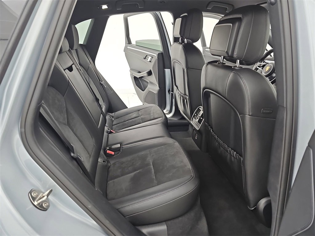 Used 2018 Porsche Macan image 15