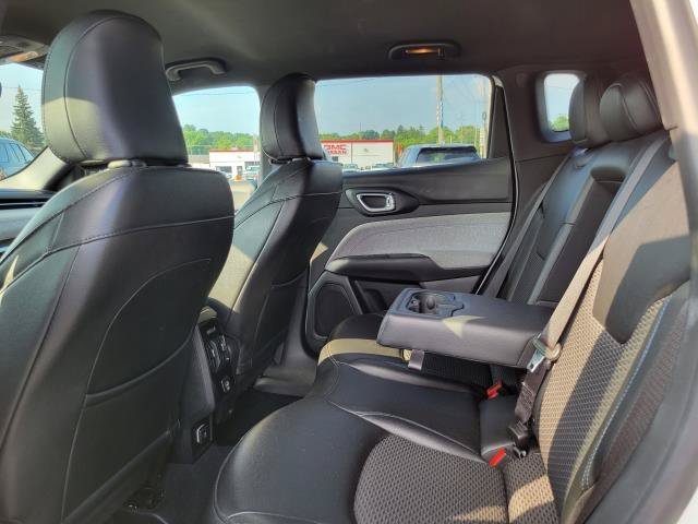 Used 2024 Jeep Compass Latitude AWD/4WD image 24