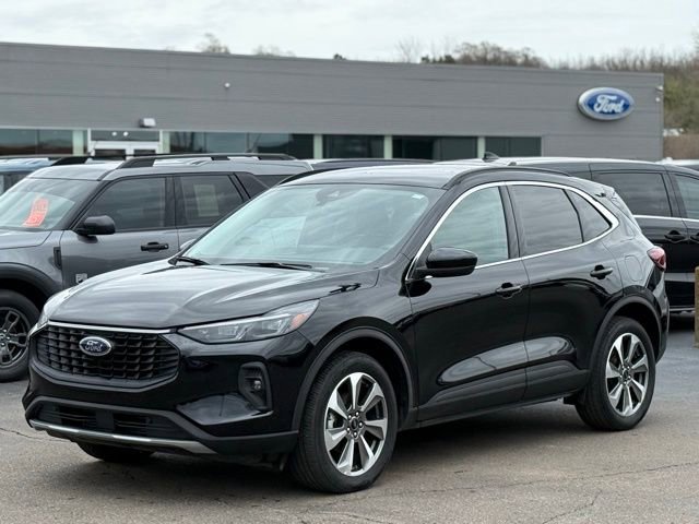 Used 2025 Ford Escape Platinum image 31