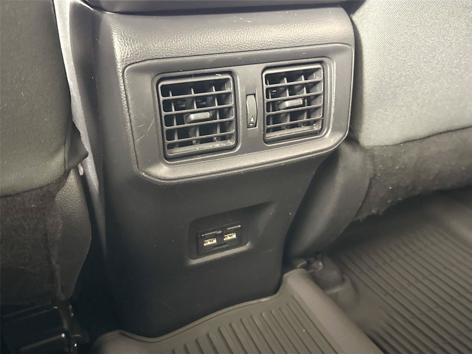 Used 2021 Toyota RAV4 XLE FWD image 30