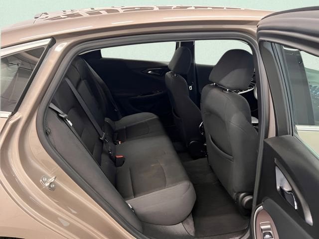 Used 2022 Chevrolet Malibu LT FWD image 11
