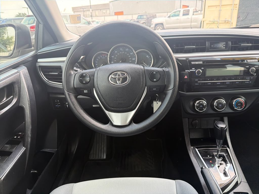 Used 2015 Toyota Corolla L FWD image 13