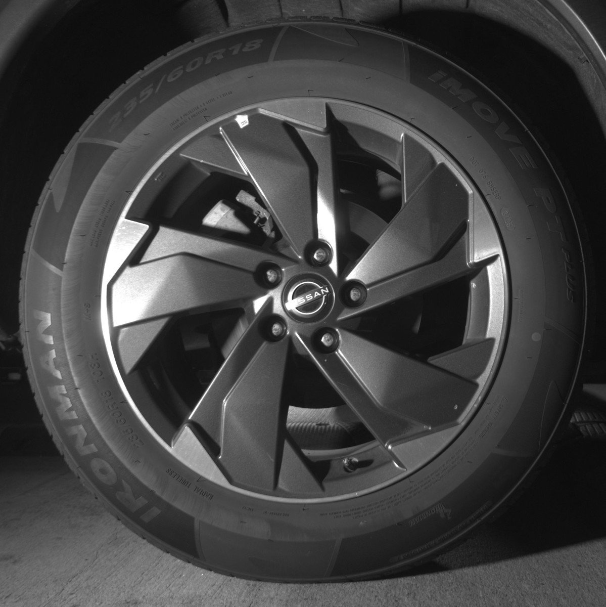 Used 2025 Nissan Rogue SV AWD/4WD image 15