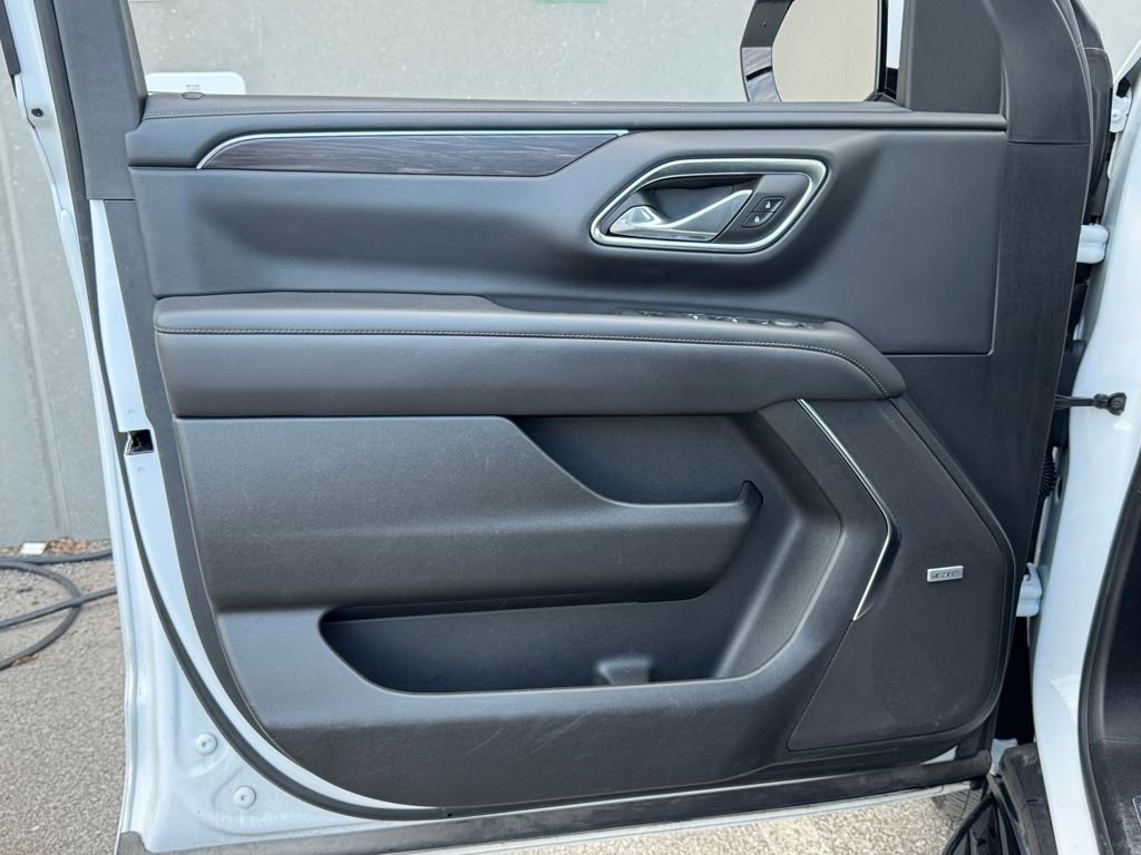 Used 2024 Chevrolet Suburban LT image 12