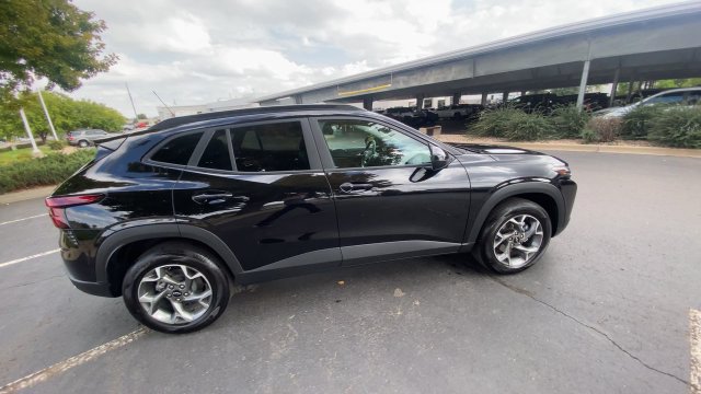 Used 2026 Chevrolet Trax LT w/ Driver Confidence Package FWD image 9