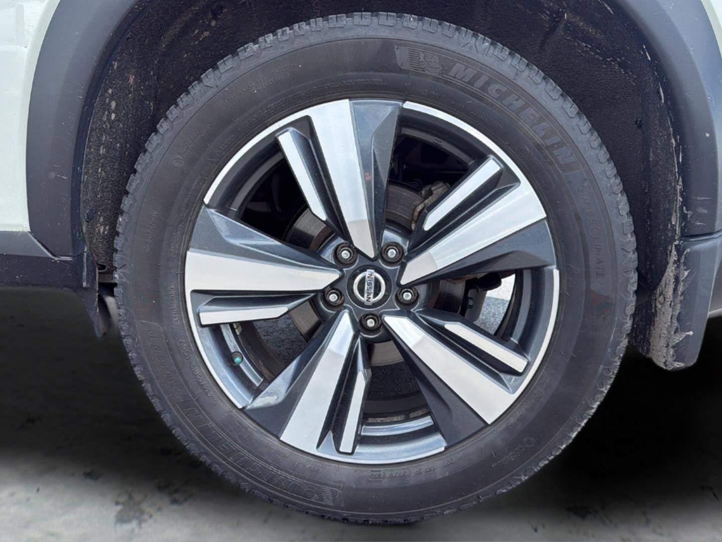 Used 2021 Nissan Rogue Platinum AWD/4WD image 23