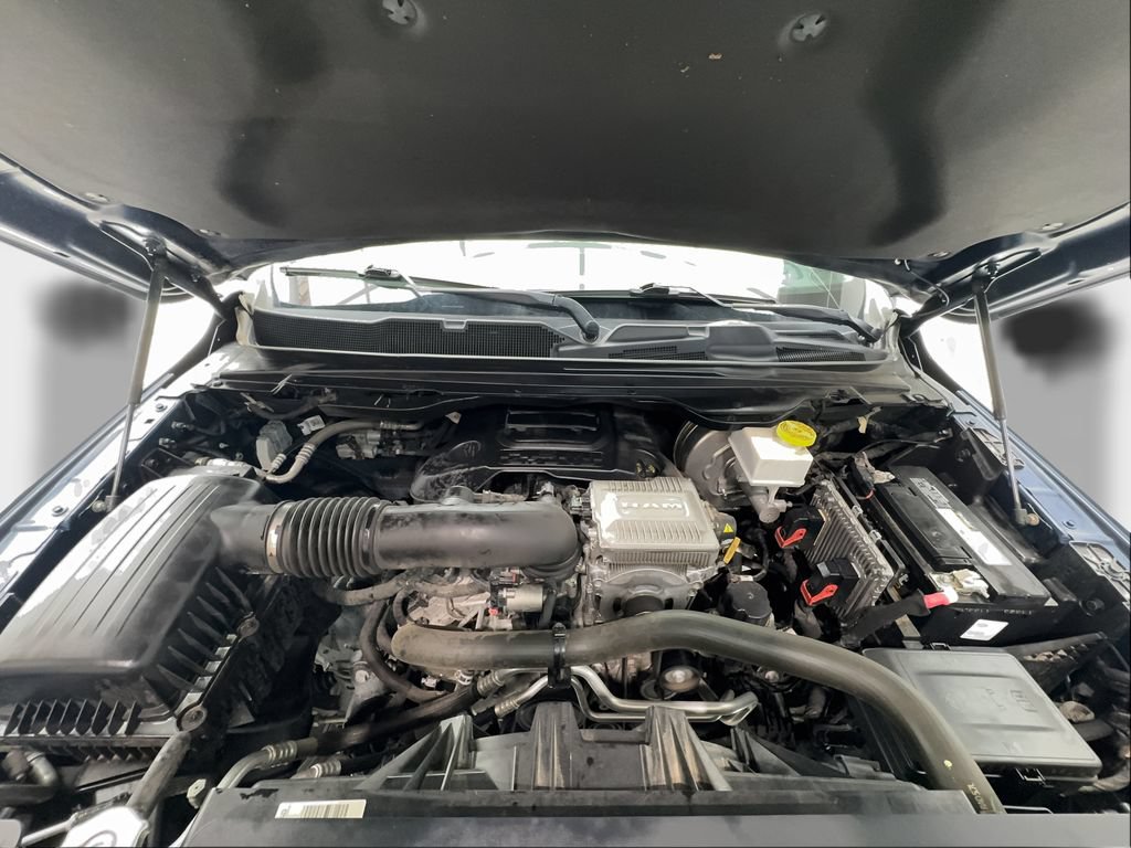 Used 2021 RAM 1500 Laramie w/ Sport Appearance Package AWD/4WD image 18